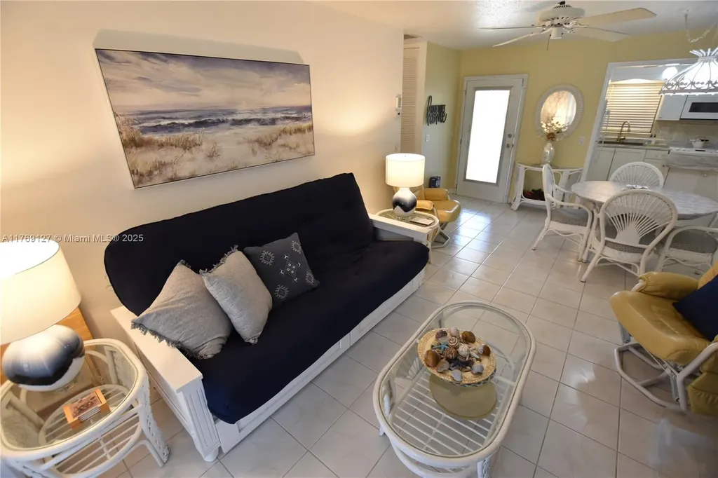 2735 Dudley Drive E West Palm Beach FL 33415