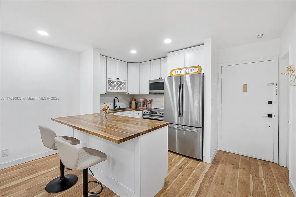 1520 Mckinley Street Hollywood FL 33020