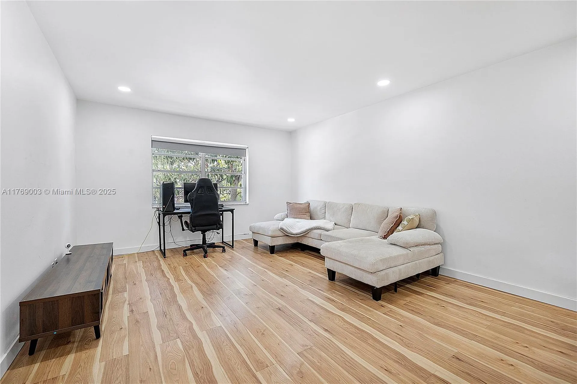 1520 Mckinley Street Hollywood FL 33020