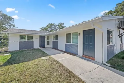4761 SW 66th Terrace Davie FL 33314