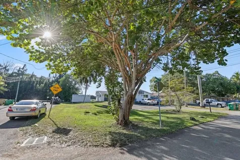 4761 SW 66th Terrace Davie FL 33314