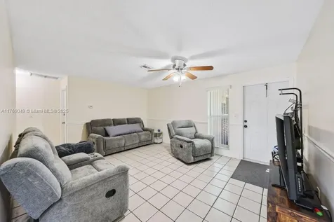 4761 SW 66th Terrace Davie FL 33314