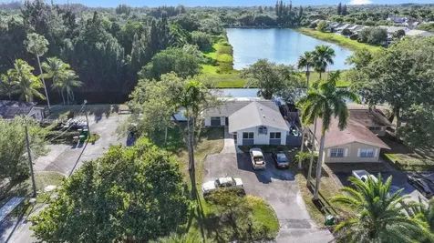 4761 SW 66th Terrace Davie FL 33314