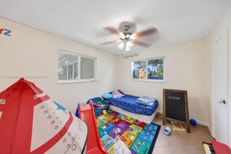 4761 SW 66th Terrace Davie FL 33314
