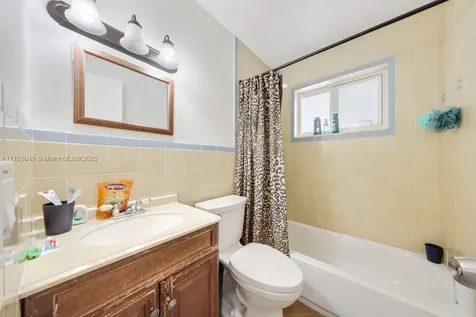 4761 SW 66th Terrace Davie FL 33314
