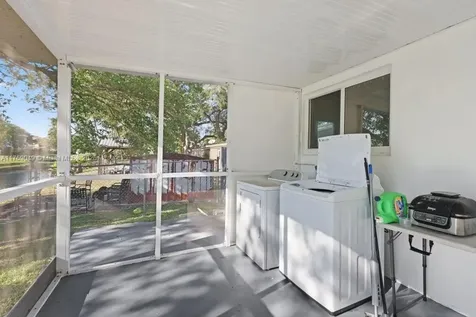 4761 SW 66th Terrace Davie FL 33314