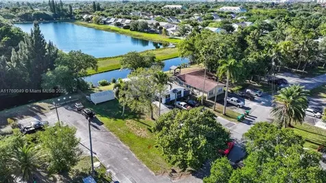 4761 SW 66th Terrace Davie FL 33314