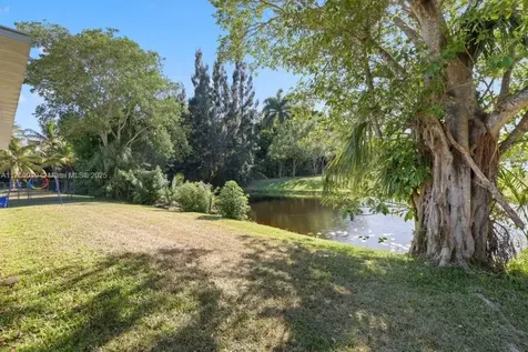 4761 SW 66th Terrace Davie FL 33314
