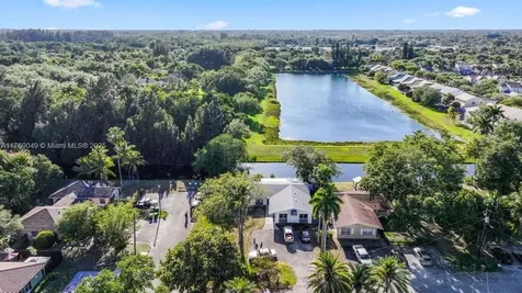 4761 SW 66th Terrace Davie FL 33314