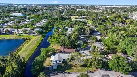 4761 SW 66th Terrace Davie FL 33314