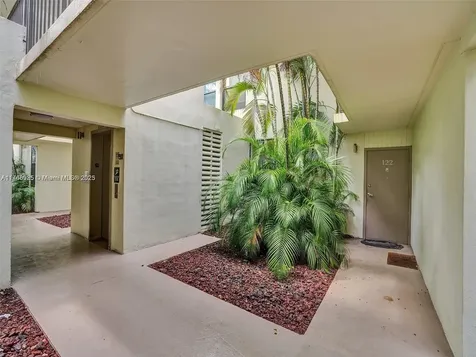 20301 NE 30th Avenue Aventura FL 33180