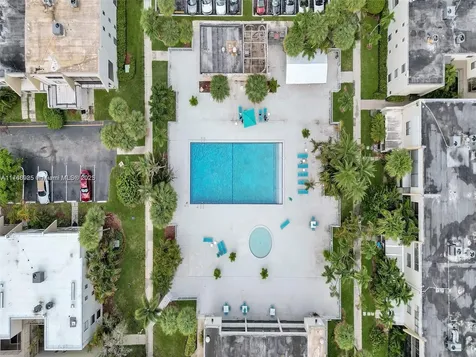 20301 NE 30th Avenue Aventura FL 33180