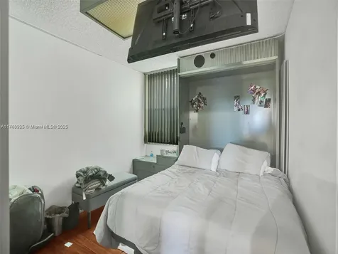 20301 NE 30th Avenue Aventura FL 33180