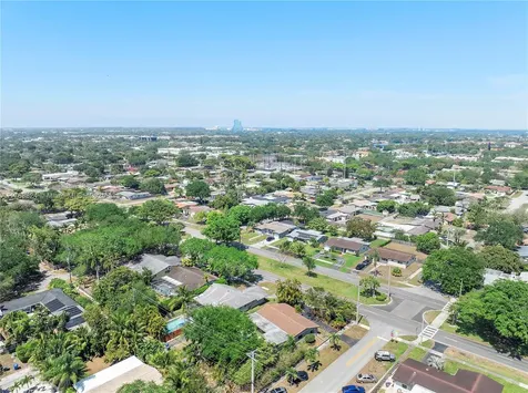 3700 W Park Road Hollywood FL 33021