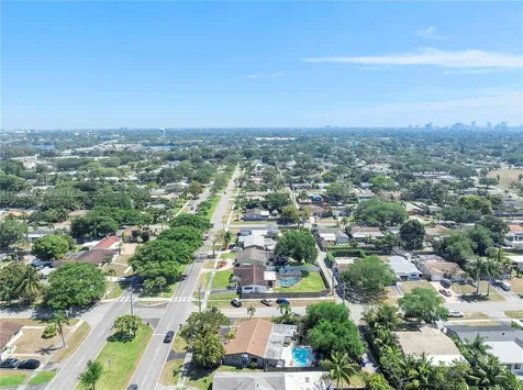 3700 W Park Road Hollywood FL 33021