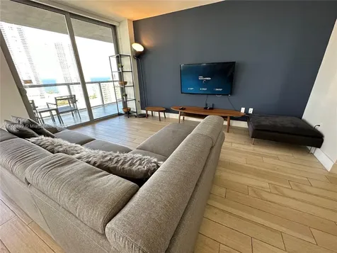2600 E Hallandale Beach Boulevard Hallandale Beach FL 33009