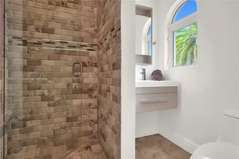 2115 Country Club Prado Coral Gables FL 33134