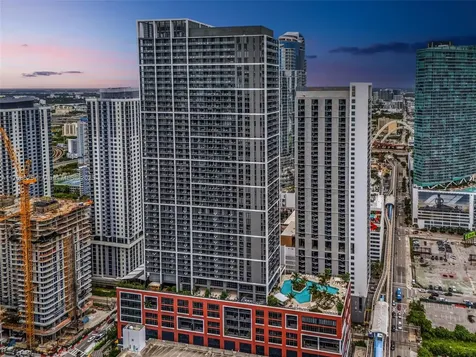 601 NE 1st Avenue Miami FL 33132