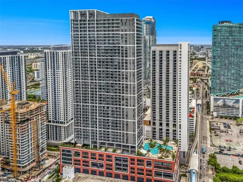 601 NE 1st Avenue Miami FL 33132
