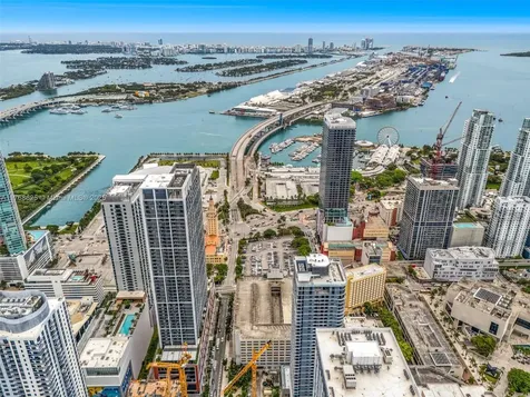 601 NE 1st Avenue Miami FL 33132