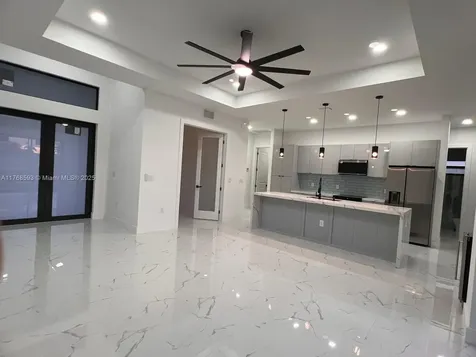 2122 NE 14th Place Cape Coral FL 33909