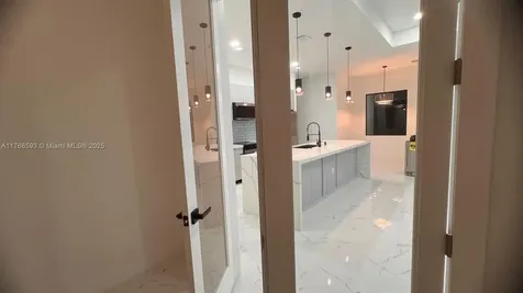 2122 NE 14th Place Cape Coral FL 33909