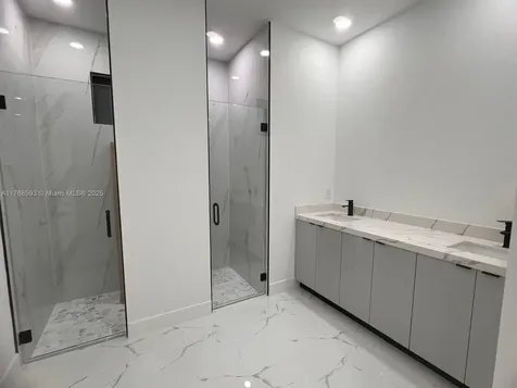 2122 NE 14th Place Cape Coral FL 33909
