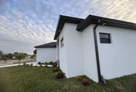 2122 NE 14th Place Cape Coral FL 33909