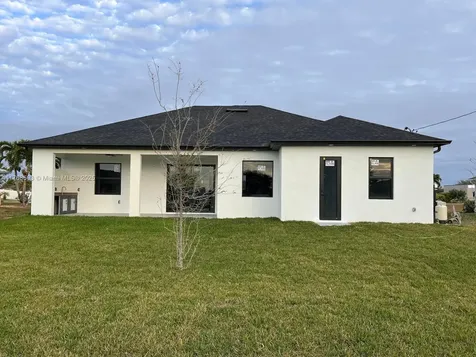 2122 NE 14th Place Cape Coral FL 33909