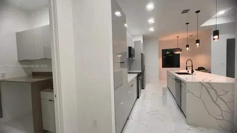 2122 NE 14th Place Cape Coral FL 33909