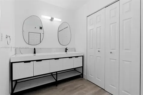 20505 E Country Club Drive Aventura FL 33180