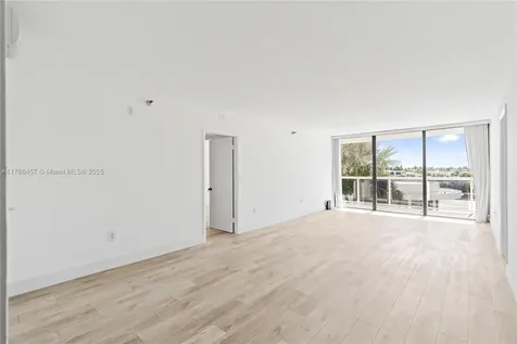 20505 E Country Club Drive Aventura FL 33180