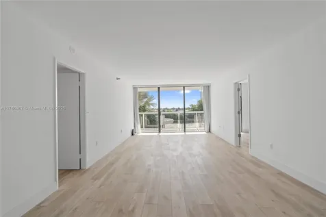 20505 E Country Club Drive Aventura FL 33180