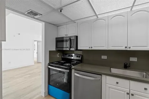 20505 E Country Club Drive Aventura FL 33180
