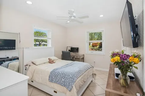7640 SW 165th Terrace Palmetto Bay FL 33157