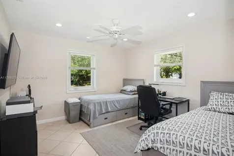 7640 SW 165th Terrace Palmetto Bay FL 33157