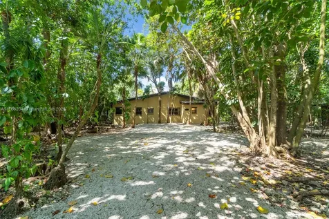 27000 SW 192nd Avenue Homestead FL 33031