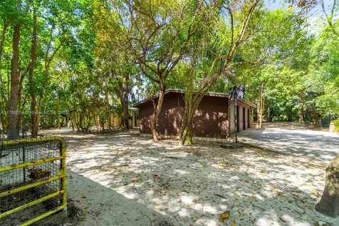 27000 SW 192nd Avenue Homestead FL 33031