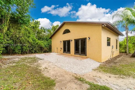 27000 SW 192nd Avenue Homestead FL 33031