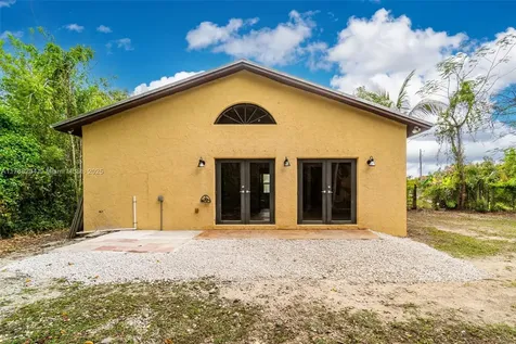 27000 SW 192nd Avenue Homestead FL 33031