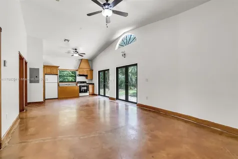 27000 SW 192nd Avenue Homestead FL 33031