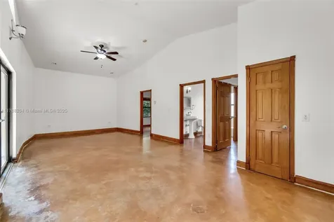 27000 SW 192nd Avenue Homestead FL 33031