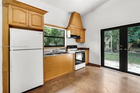 27000 SW 192nd Avenue Homestead FL 33031