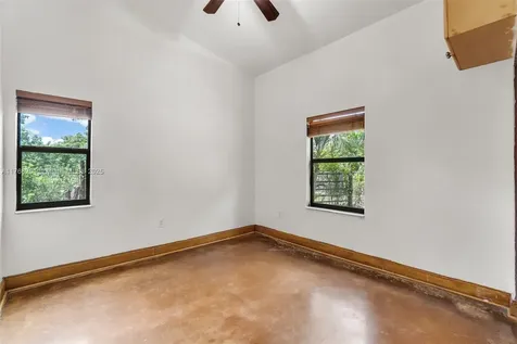 27000 SW 192nd Avenue Homestead FL 33031