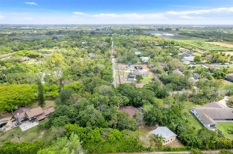 27000 SW 192nd Avenue Homestead FL 33031