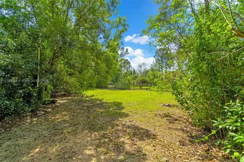 27000 SW 192nd Avenue Homestead FL 33031