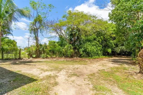 27000 SW 192nd Avenue Homestead FL 33031