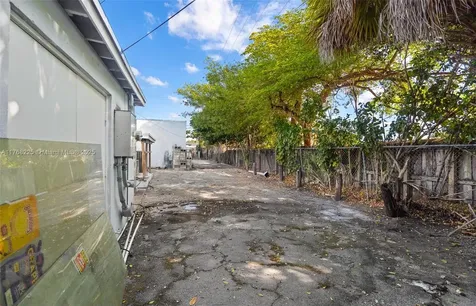 17851 NW 78th Avenue Hialeah FL 33015