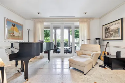 3504 Bayshore Villas Drive Miami FL 33133