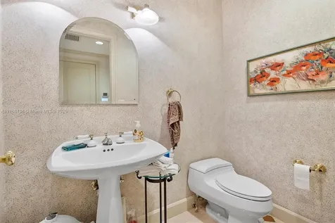 3504 Bayshore Villas Drive Miami FL 33133
